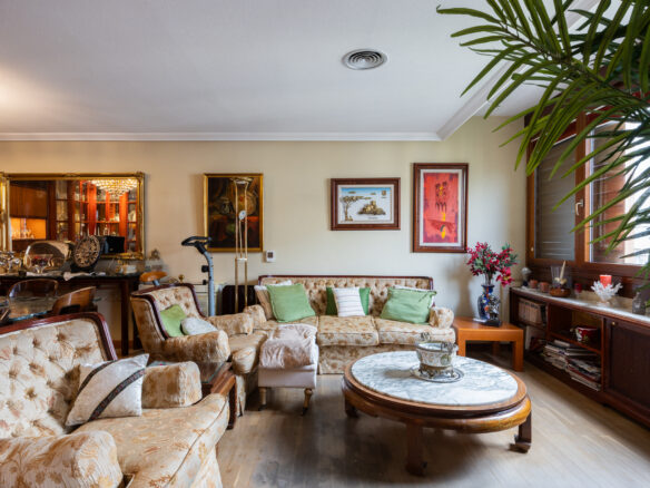 Apartment With Pool And Parking In Exterior Location