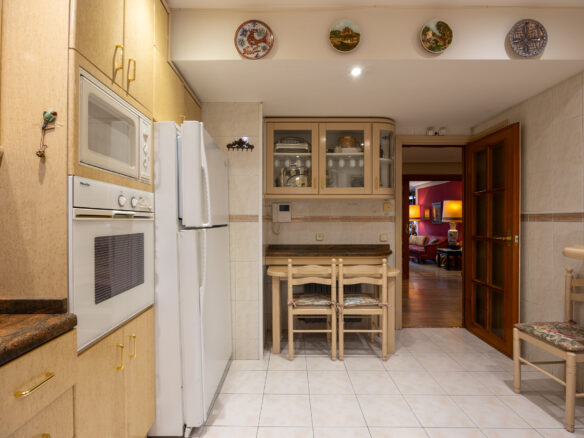 Apartment With Pool And Parking In Exterior Location