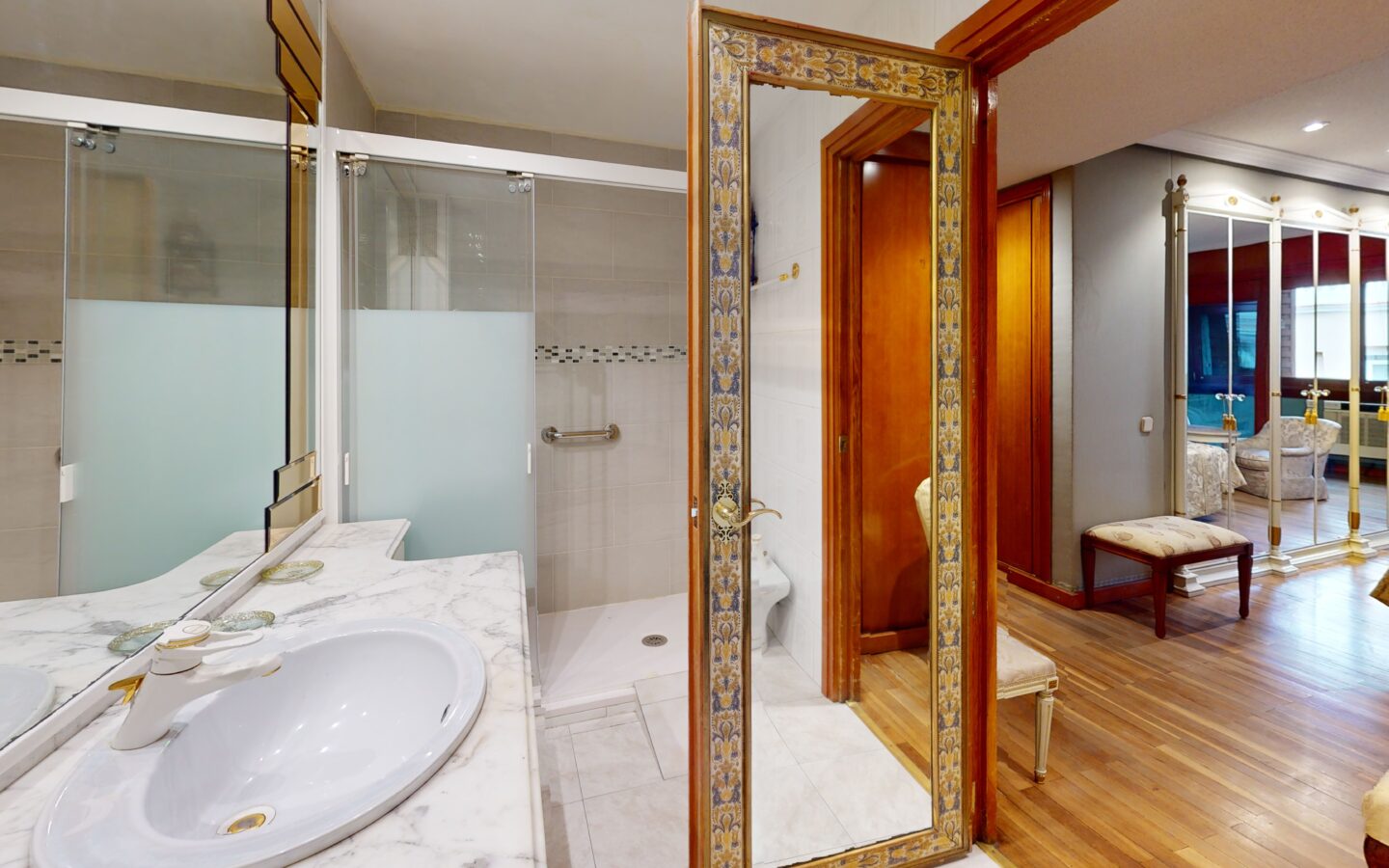 Apartment With Pool And Parking In Exterior Location