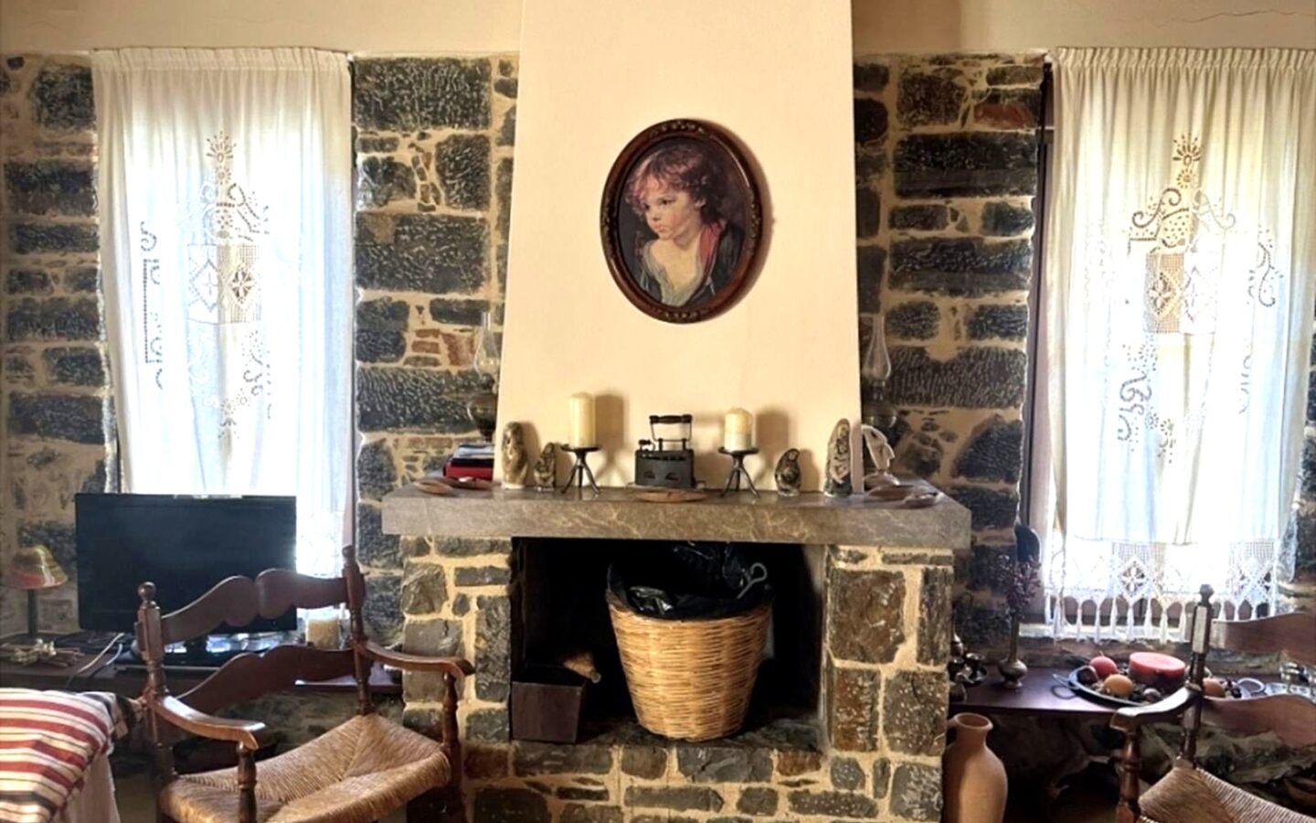 Renovated Stone House With Terrace In East Crete