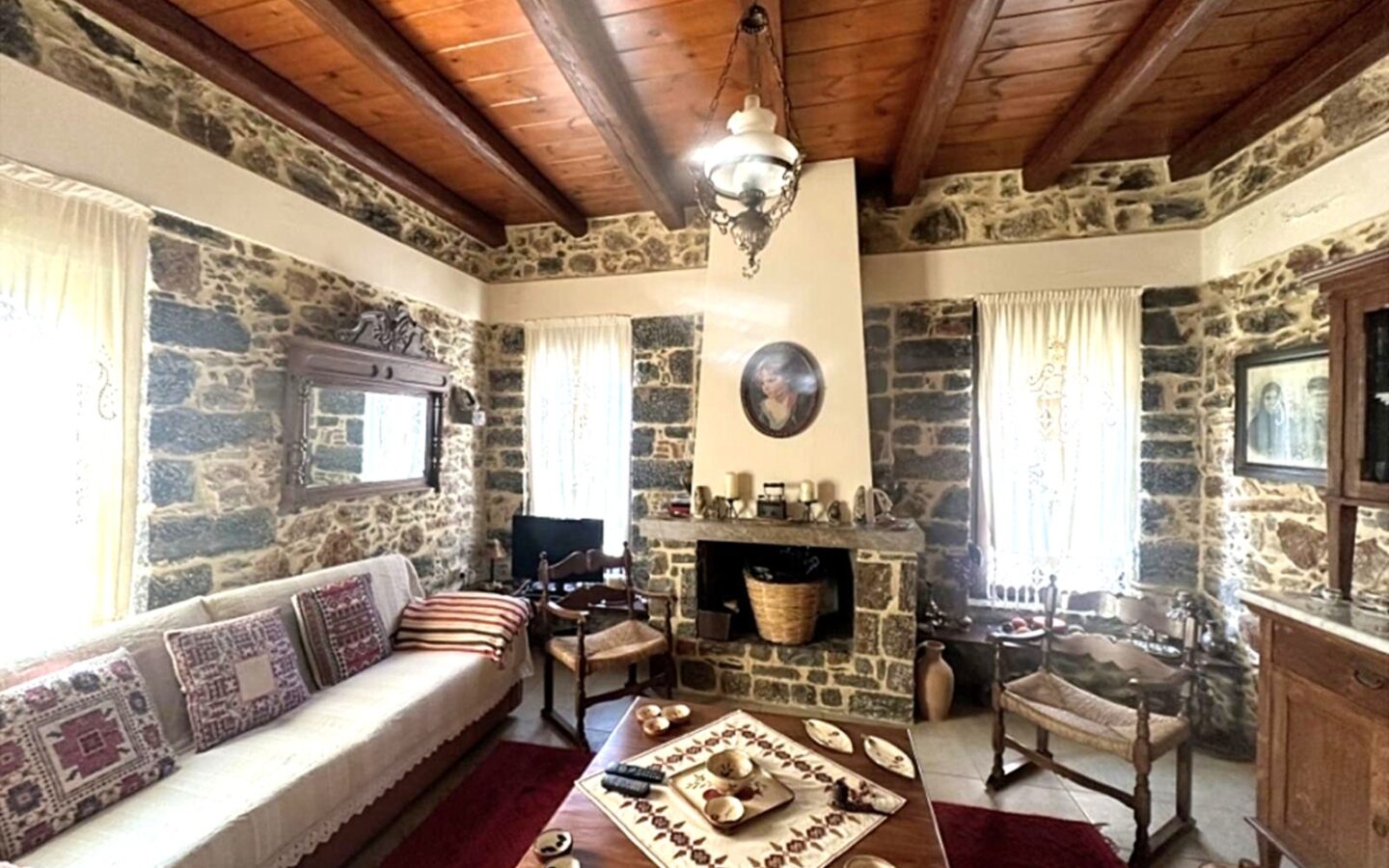 Renovated Stone House With Terrace In East Crete