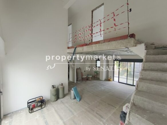 Newly Built Duplex On Second And Third Floors.