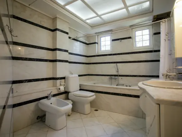 3-bedroom Detached House In Anthidonos, Greece (250 M²)