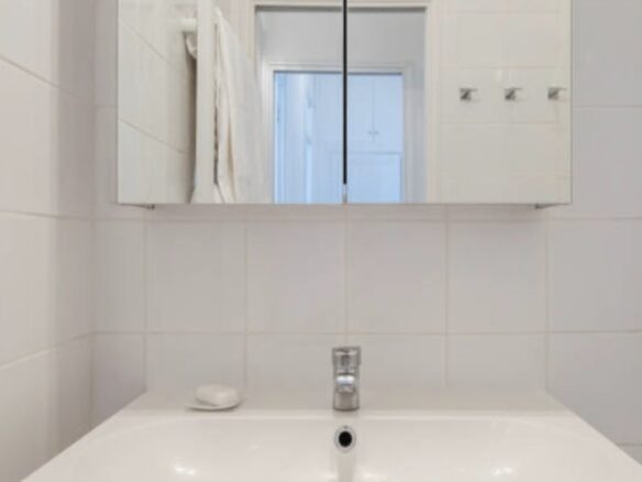 Three-bedroom Apartment 300m From Beaches In Cannes Center