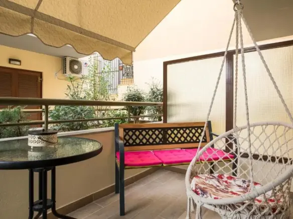 Flat In Ano Poli, Greece (27 M²)