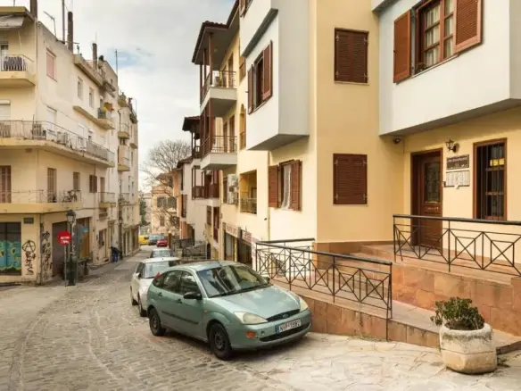 Flat In Ano Poli, Greece (27 M²)