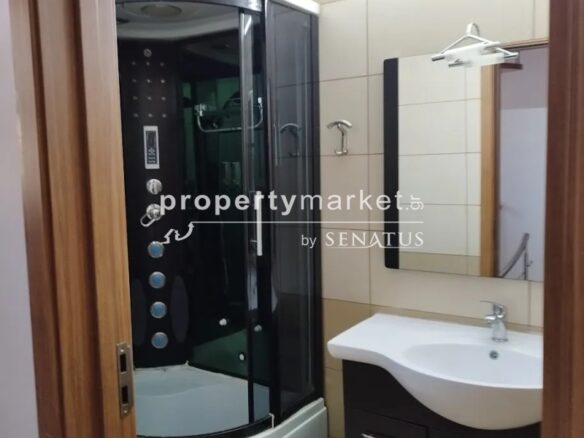 Two-bedroom Maisonette In Desired Location, 82 M² Updated