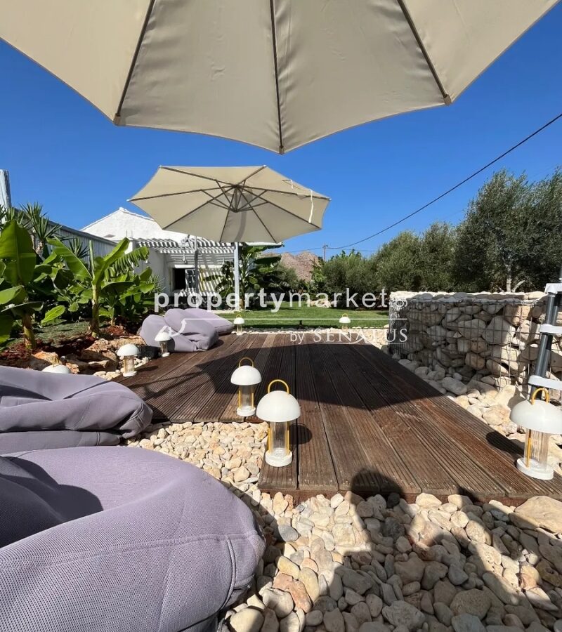 Villa With 3 Bedrooms In Coastal Location