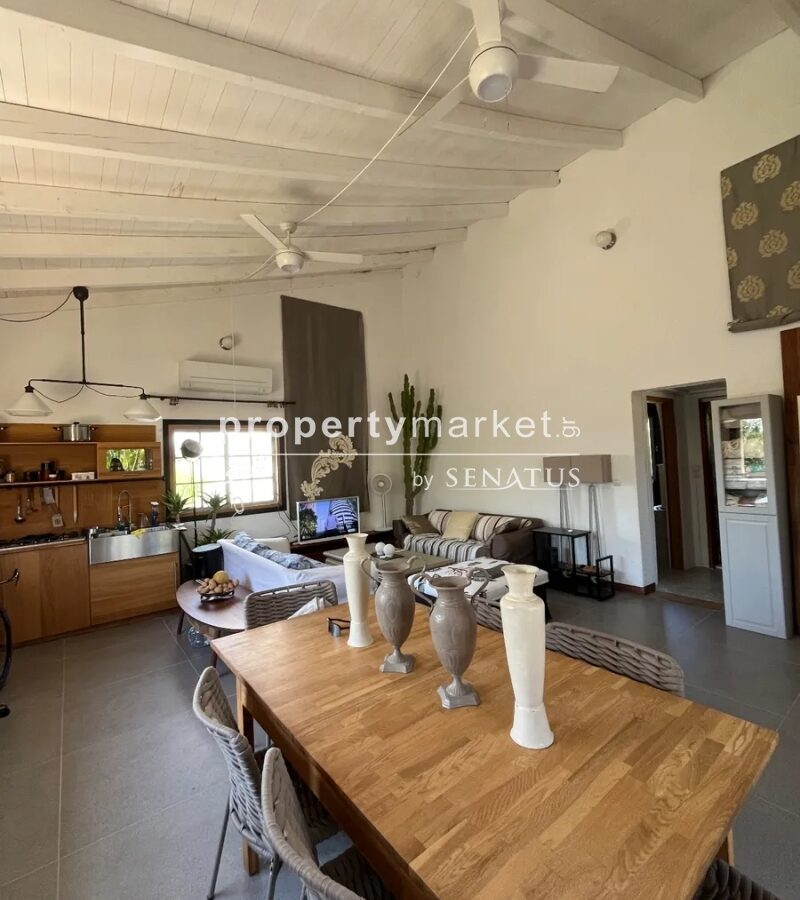Villa With 3 Bedrooms In Coastal Location