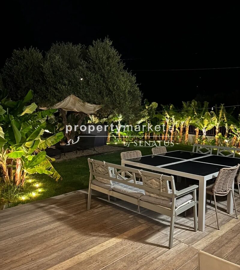 Villa With 3 Bedrooms In Coastal Location