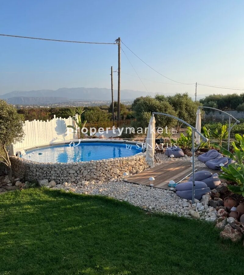 Villa With 3 Bedrooms In Coastal Location