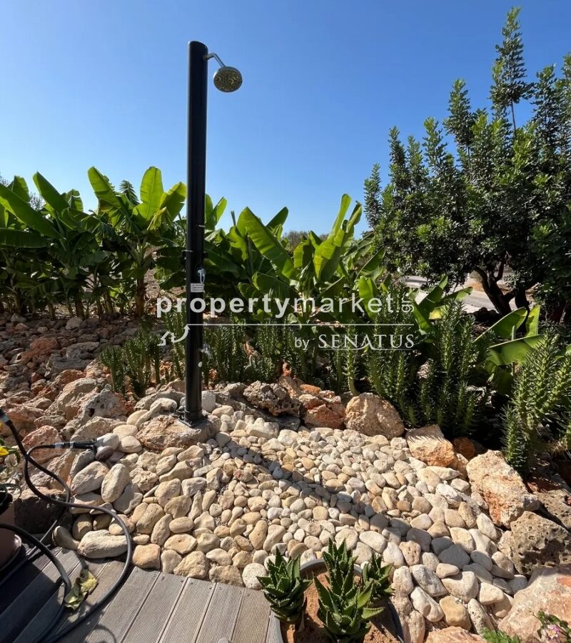 Villa With 3 Bedrooms In Coastal Location