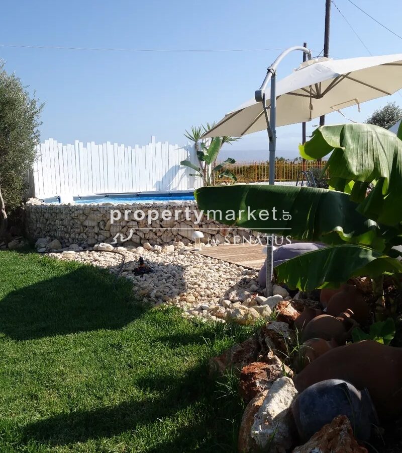 Villa With 3 Bedrooms In Coastal Location