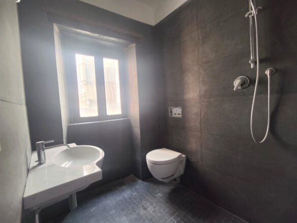 B60 Renovated Apartment With Panoramic View – 80 Sqm, No Condo Fees