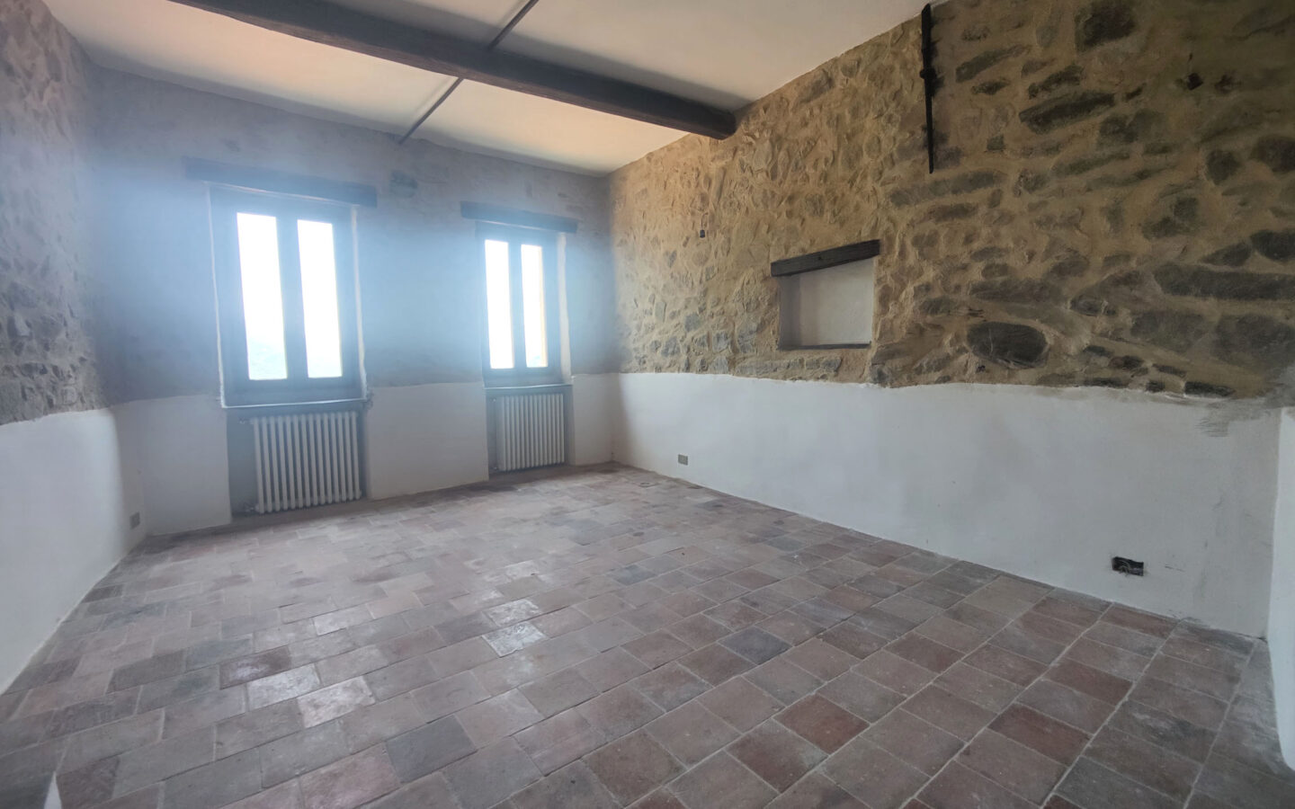 B60 Renovated Apartment With Panoramic View – 80 Sqm, No Condo Feestitle: 1 Beds Renovated Apartment, Panoramic View,
