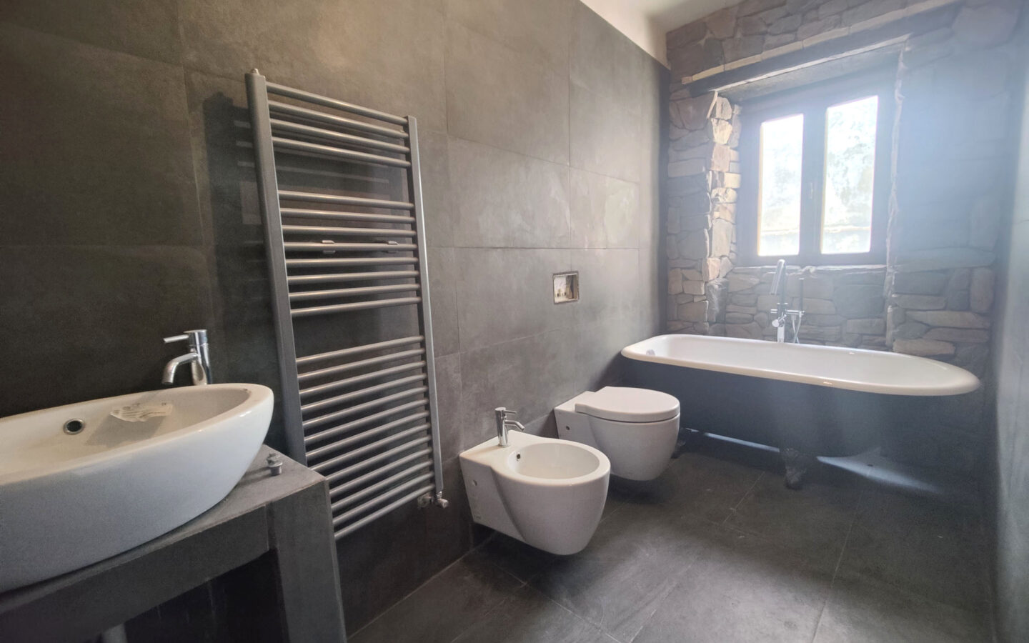 B60 Renovated Apartment With Panoramic View – 80 Sqm, No Condo Feestitle: 1 Beds Renovated Apartment, Panoramic View,