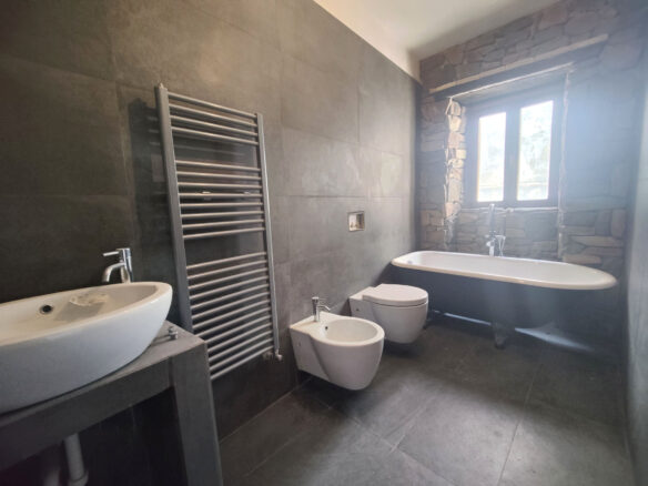 B60 Renovated Apartment With Panoramic View – 80 Sqm, No Condo Fees