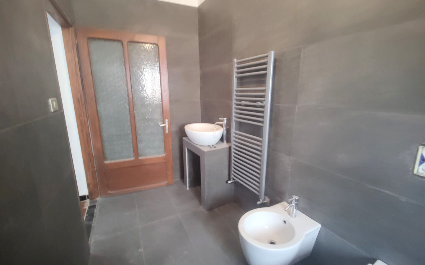 B60 Renovated Apartment With Panoramic View – 80 Sqm, No Condo Feestitle: 1 Beds Renovated Apartment, Panoramic View,