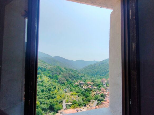 B60 Renovated Apartment With Panoramic View – 80 Sqm, No Condo Fees