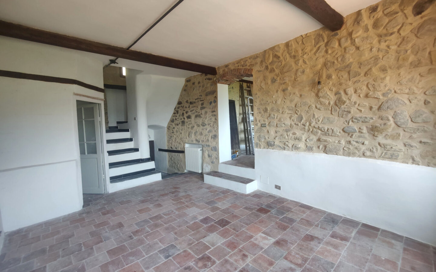 B60 Renovated Apartment With Panoramic View – 80 Sqm, No Condo Feestitle: 1 Beds Renovated Apartment, Panoramic View,