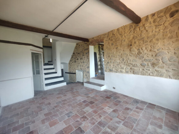 B60 Renovated Apartment With Panoramic View – 80 Sqm, No Condo Fees
