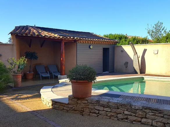 Spacious Villa With Pool And Top-tier Amenities In Cavaillon (84300)