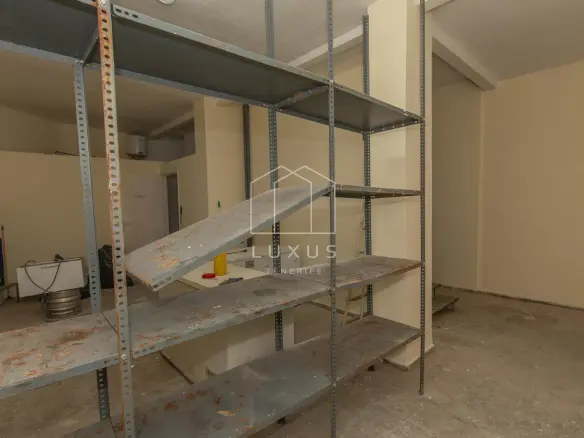 2-bedroom Shop In Puerto De La Cruz, Spain (130 M²)