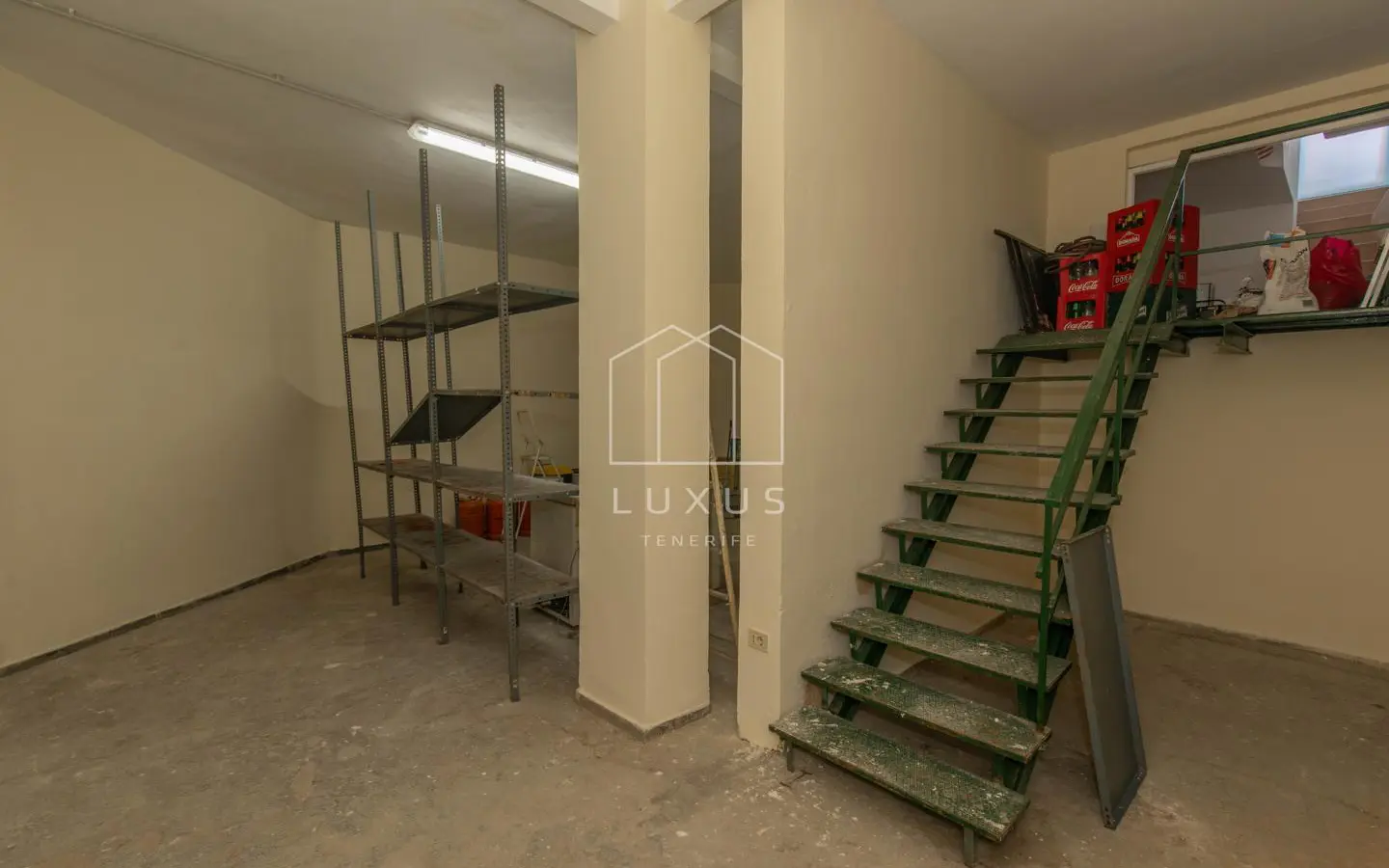 2-bedroom Shop In Puerto De La Cruz, Spain (130 M²)