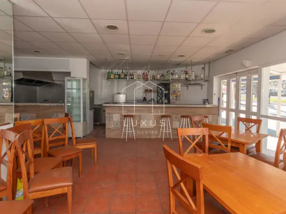 2-bedroom Shop In Puerto De La Cruz, Spain (130 M²)