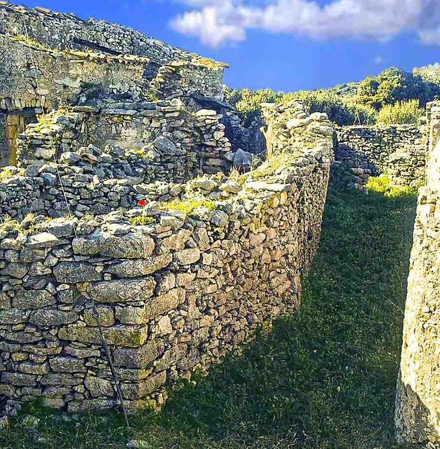 Plot With Stone Building Total Area 120 Sq.m. Kousunari Municipality Of Logothetianika, At Kythira Island.