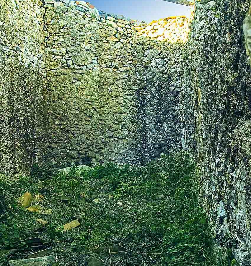 Plot With Stone Building Total Area 120 Sq.m. Kousunari Municipality Of Logothetianika, At Kythira Island.
