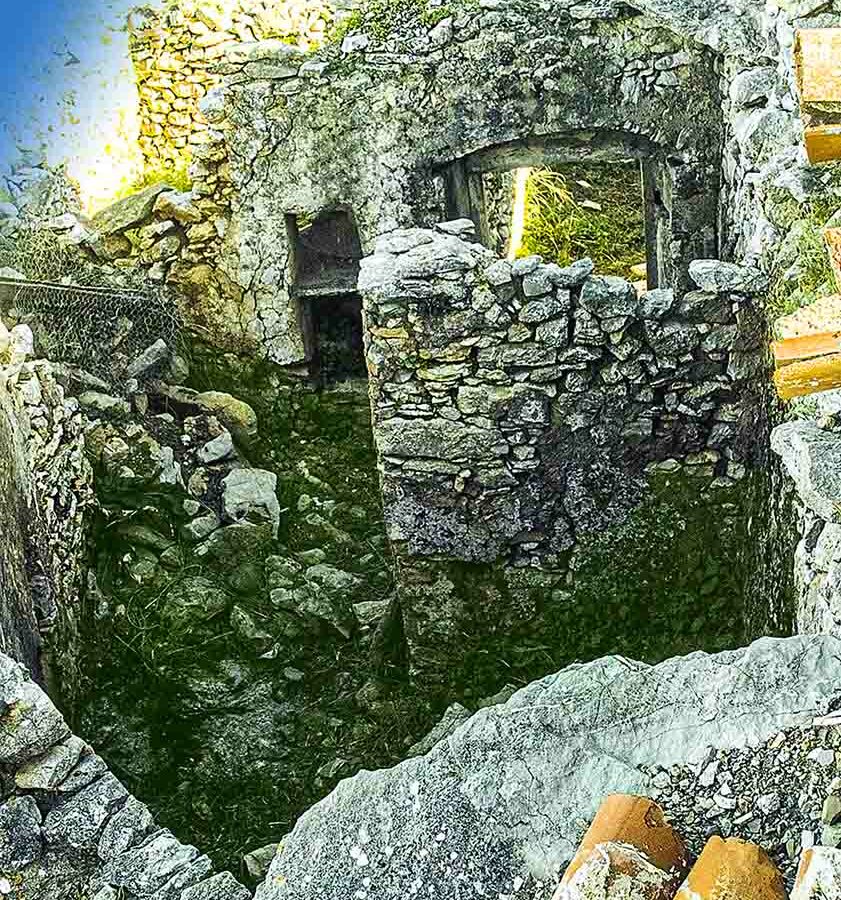 Plot With Stone Building Total Area 120 Sq.m. Kousunari Municipality Of Logothetianika, At Kythira Island.