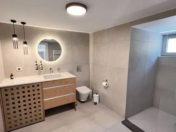 Business 144 M² In Crete