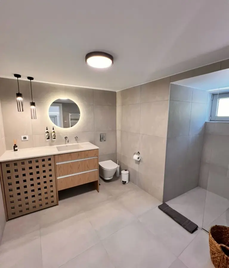 Business 144 M² In Crete