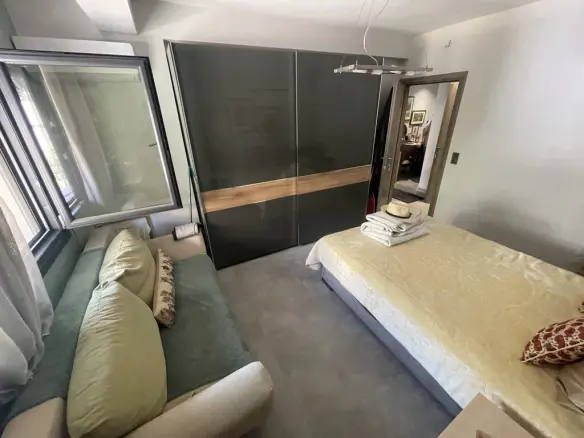 Complex 430 M² In Kavala