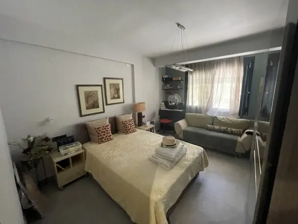 Complex 430 M² In Kavala