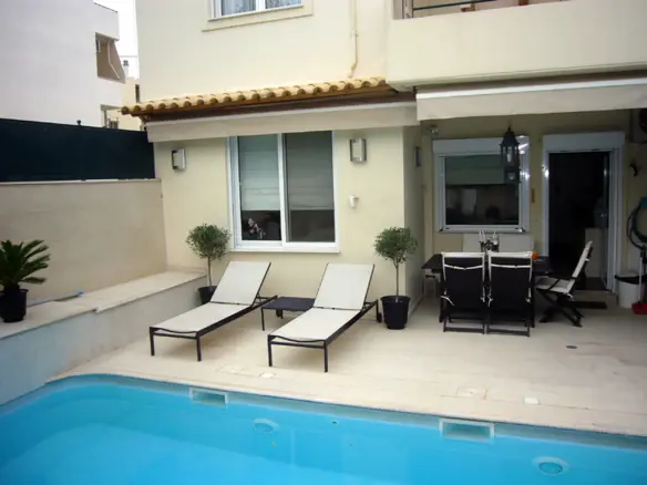 Maisonette 207 M² In Athens