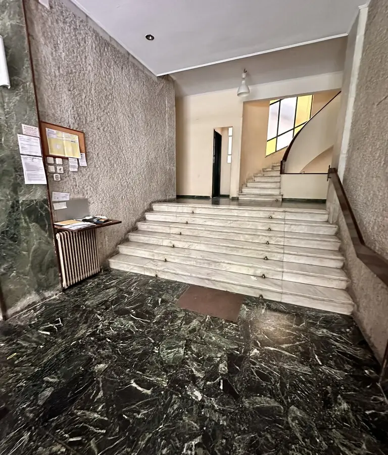 Flat 105 M² In Athens