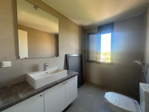 Detached House 230 M² In Athens