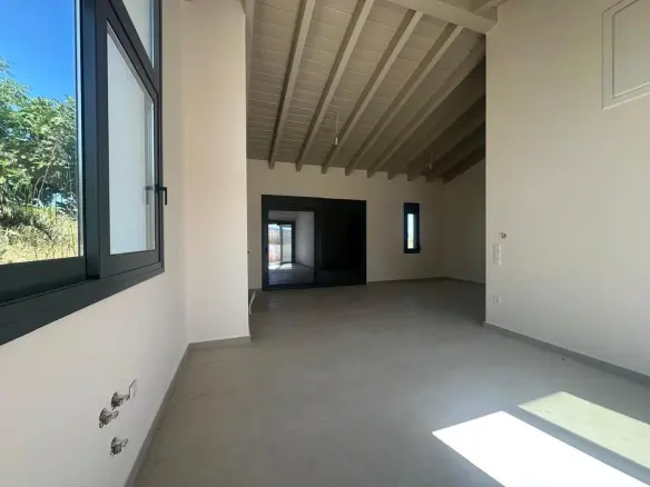 Detached House 230 M² In Athens