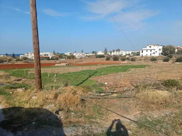 Land 2672 M² In Crete