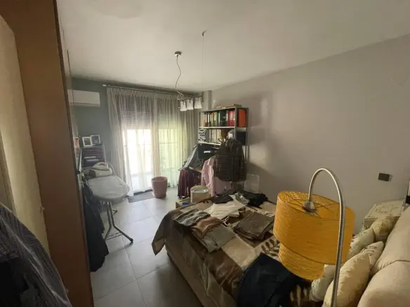 Complex 430 M² In Kavala
