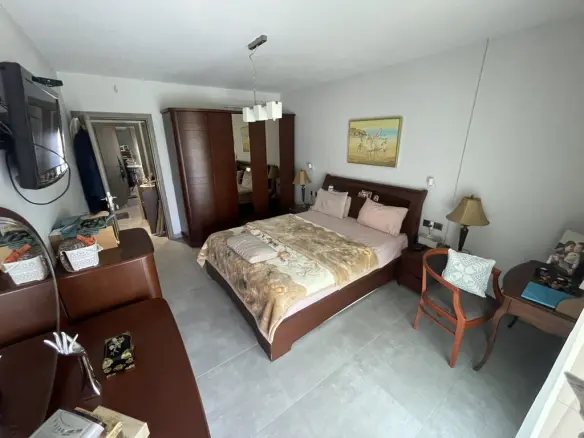 Complex 430 M² In Kavala