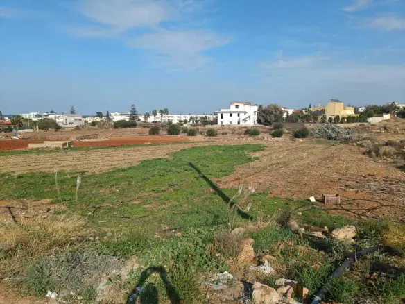 Land 2672 M² In Crete