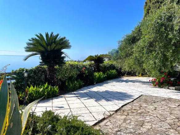 Detached House 209 M² In Corfu