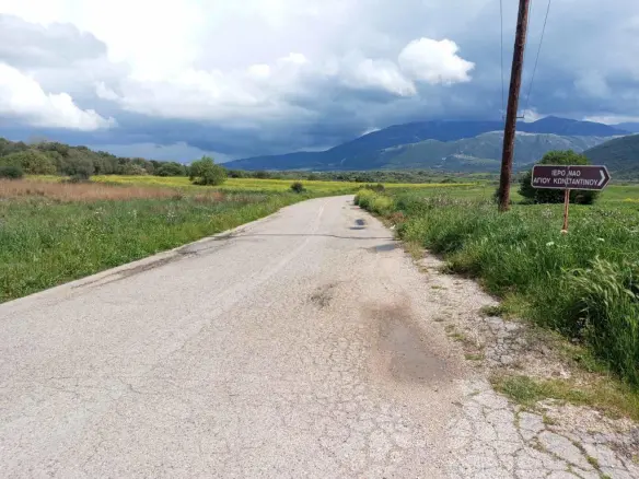 Land 29796 M² In Central Greece