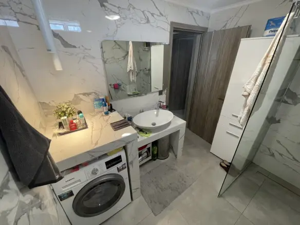 Complex 430 M² In Kavala