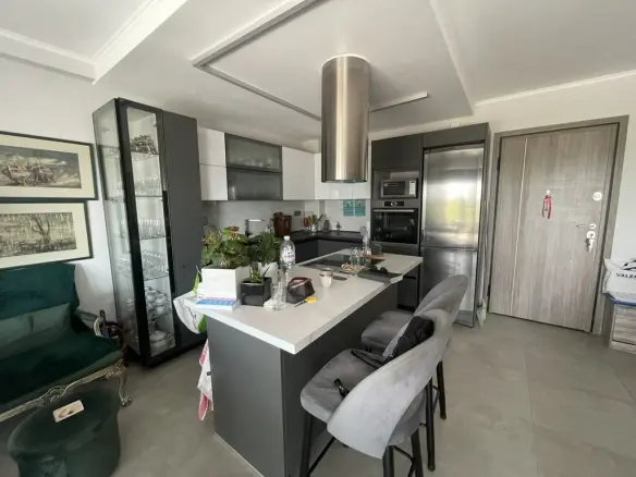 Complex 430 M² In Kavala