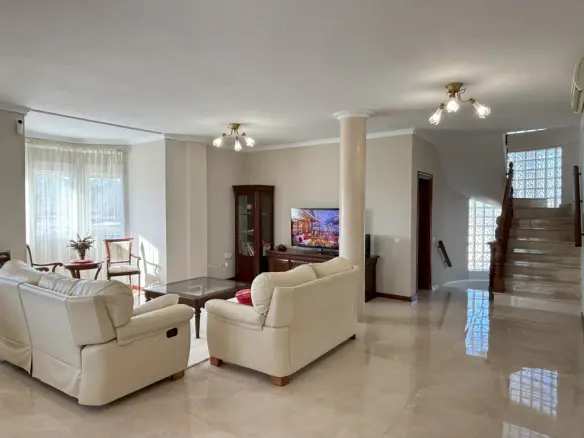 5-bedroom Detached Villa In Ciudad Quesada, Spain (360 M²)