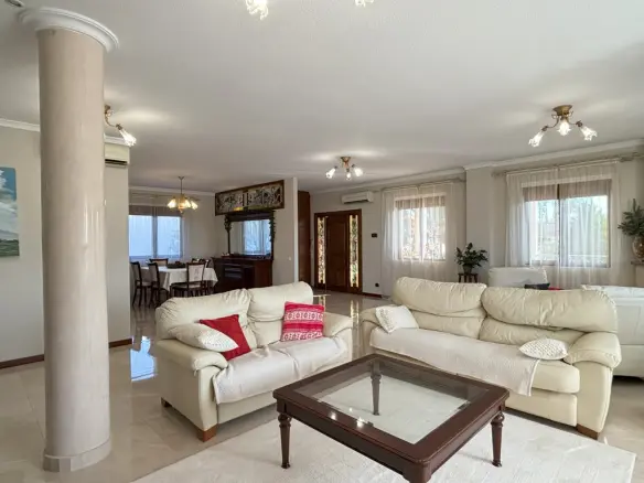 5-bedroom Detached Villa In Ciudad Quesada, Spain (360 M²)